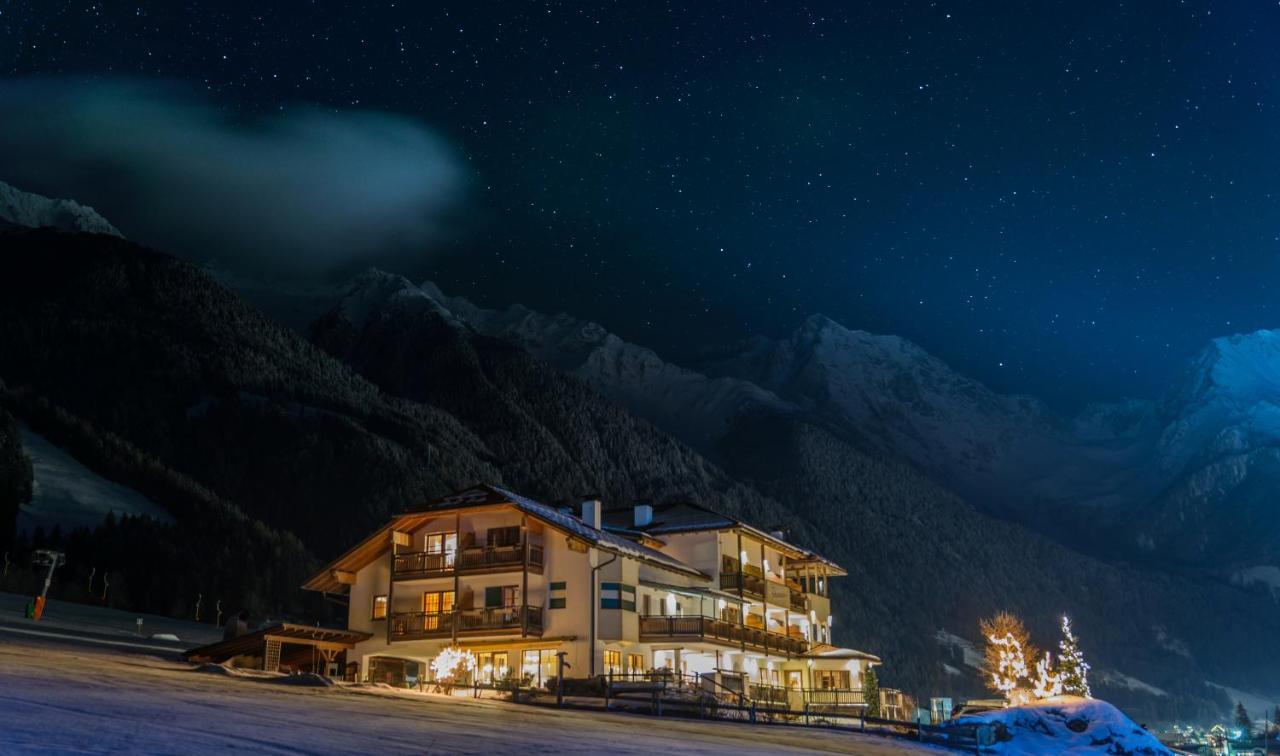 Berghotel Johanneshof Anterselva di Mezzo Exterior photo
